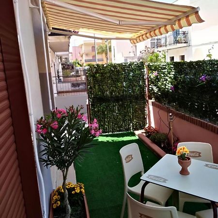Holiday House Marlin Giardini Naxos Esterno foto